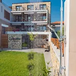Dandelion Apartmanhotel Nikíti
