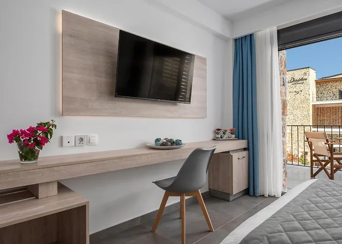 Dandelion Aparthotel 4*